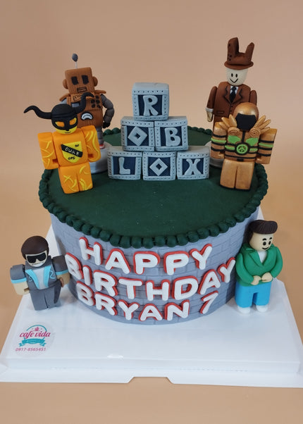 Roblox Cake with characters and blocks